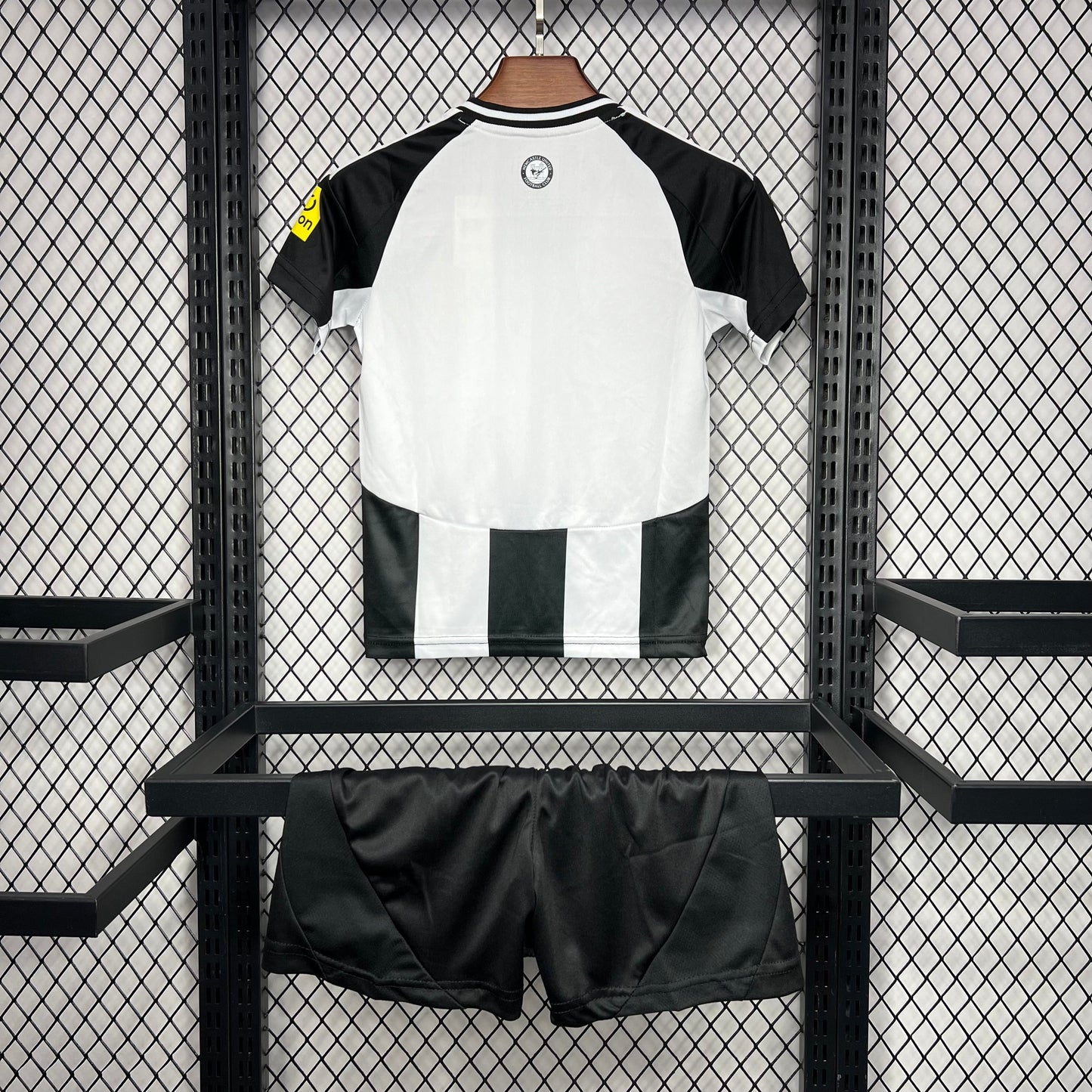NEWCASTLE UNITED I 24/25 SET PER BAMBINI