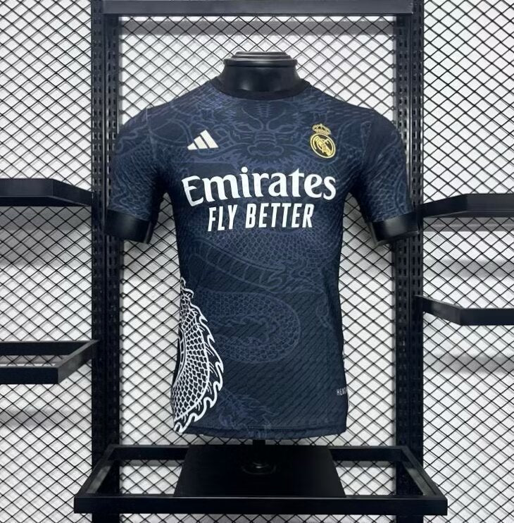 REAL MADRID DRAGO EDIZIONE SPECIALE 24/25 (VERSIONE GIOCATORE)