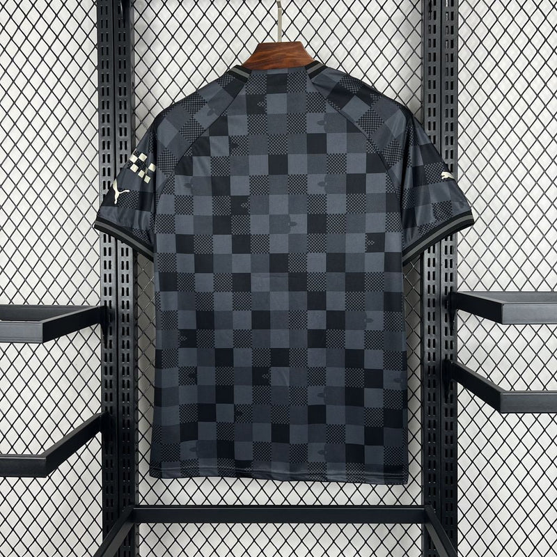 MANCHESTER CITY MARCHIO CONDIVISO EDIZIONE 24/25 UOMO