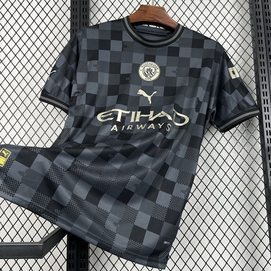MANCHESTER CITY MARCHIO CONDIVISO EDIZIONE 24/25 UOMO
